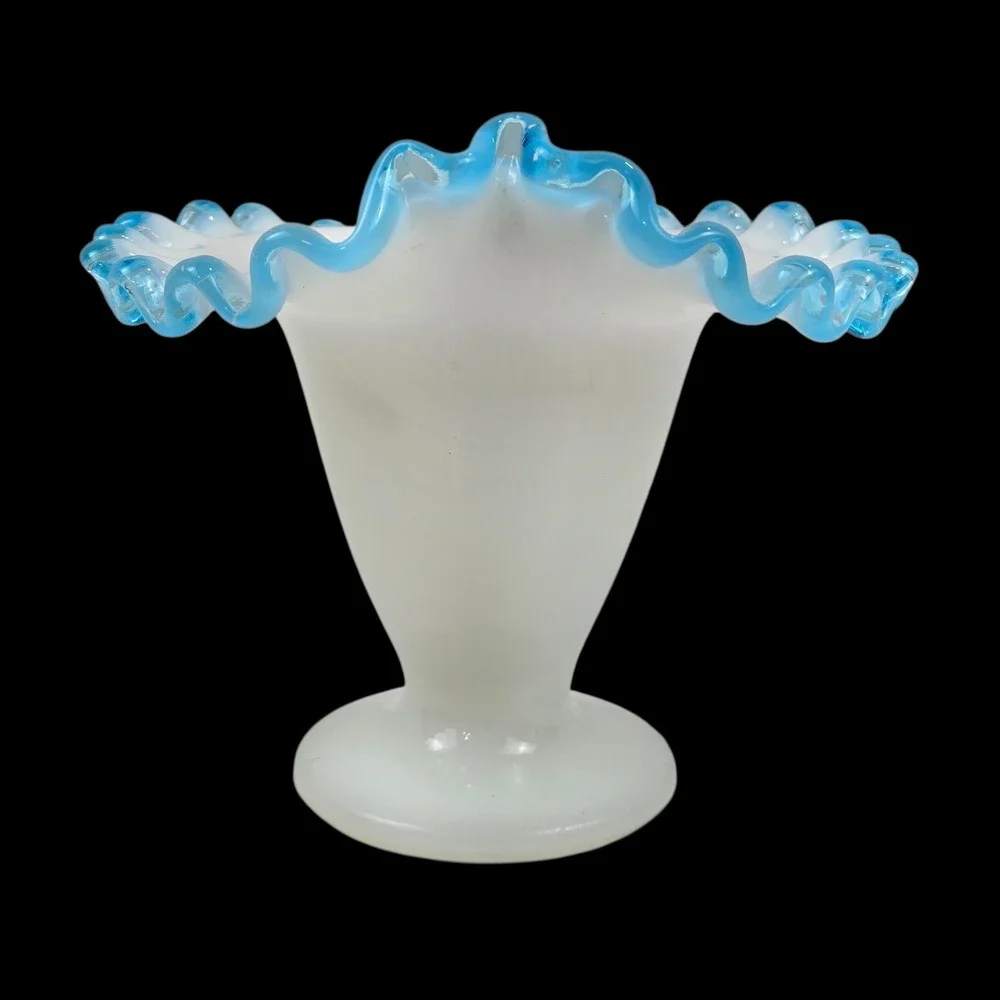 Vintage Fenton Milk Glass Ruffled Fan Edge Aqua Blue Crest Bud Vase MINT COND